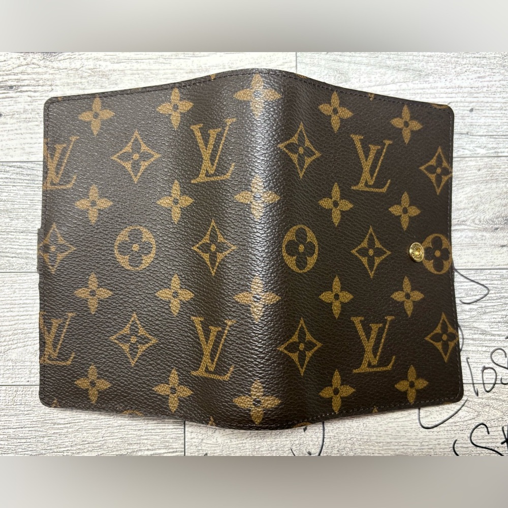 💯 Authentic Louis Vuitton Small Ring Agenda + Box and Refill - Picture 4 of 11